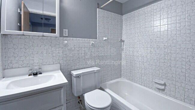 Building Photo - 1443 Catherine St