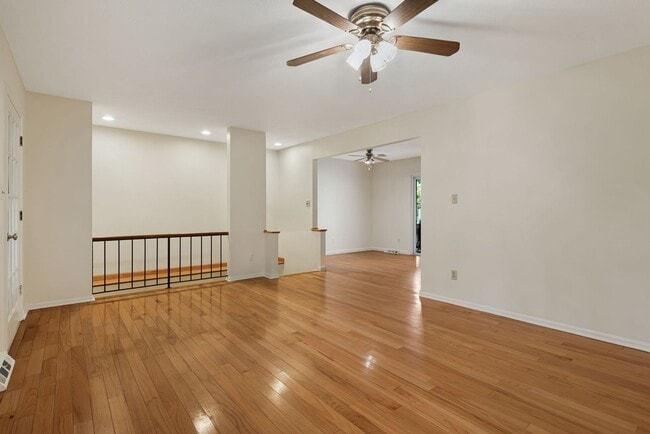Building Photo - 3-Bedroom Home in North AVL with Studio an...