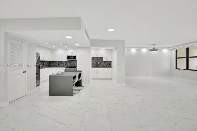 Building Photo - 9801 Collins Ave