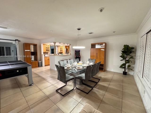 Building Photo - 2101 NE 25th St