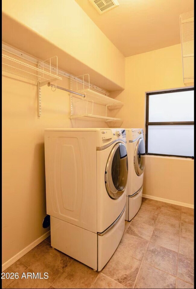 Building Photo - 3864 S Ivy Ct