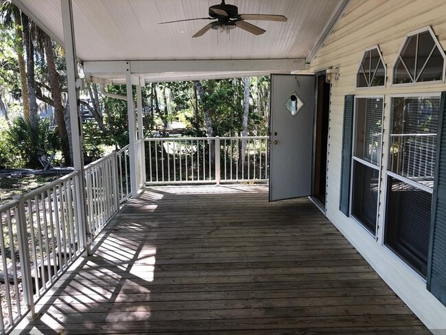 Building Photo - 312 Paradise Cir