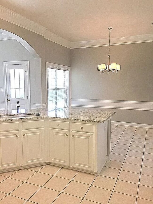 Building Photo - Close to Barksdale Air Force Base...