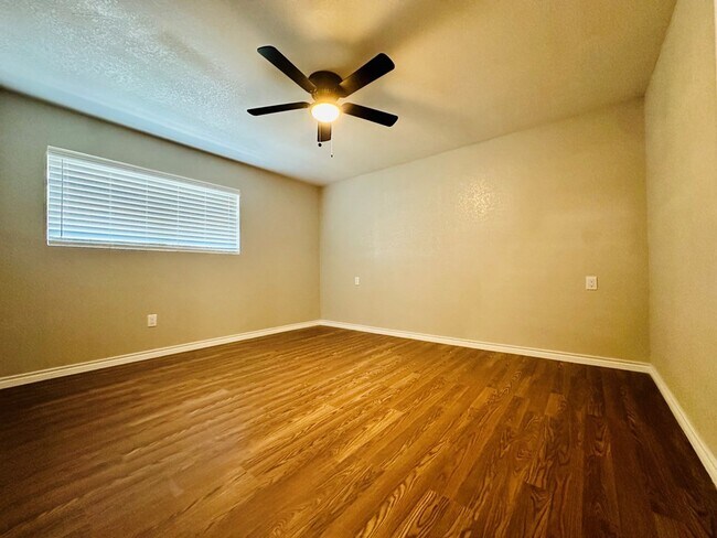 Building Photo - 1408 Stadium Ave