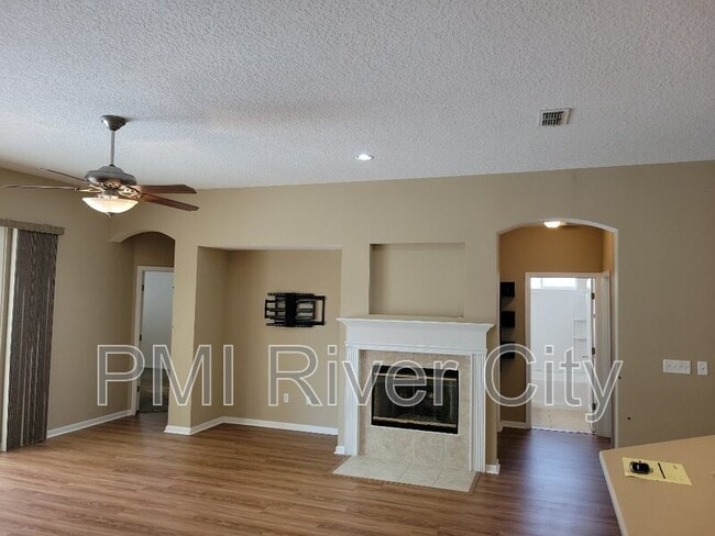 Building Photo - 14283 Big Spring St