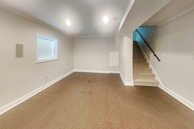 Building Photo - 2902 Delcourt Dr