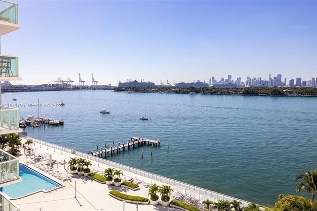 Building Photo - 1100 West Ave