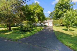 Building Photo - 851 Ward Ln