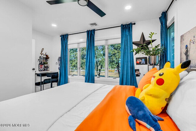 Building Photo - 17 Woods End Rd