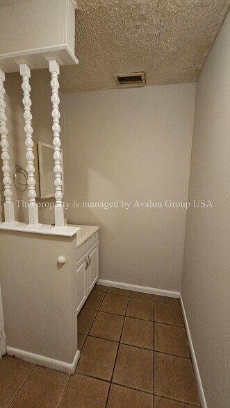 Building Photo - 1453 Winnebago Ave