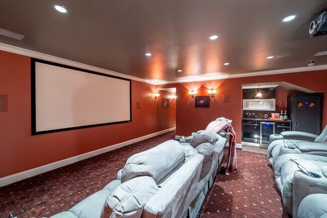 Building Photo - 16 Meriam St