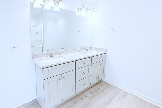 Building Photo - 1241 Gillespie Ln