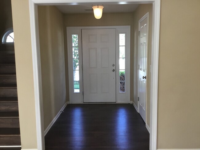 Building Photo - 378 Walden Ridge Ct