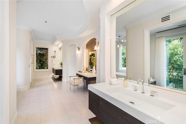 Building Photo - 1756 Clear View Dr