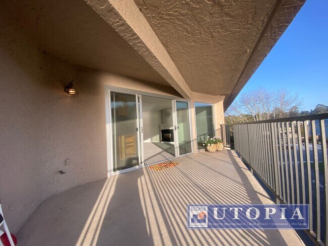 Building Photo - Ocean Views: 2Bd/2Ba + Office - Sunny, Top Floor Condo, Deck, Pool & Hot Tub