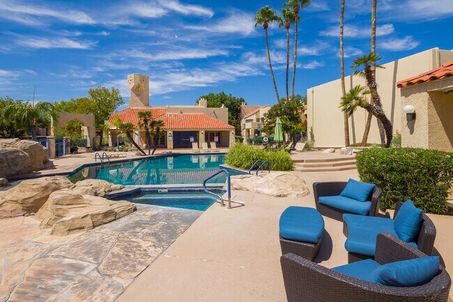 Building Photo - 2BR-2BATH  IN SOUGHT AFTER TWELVE HUNDRED ...