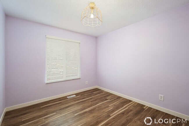Building Photo - 10328 Countrywood Dr