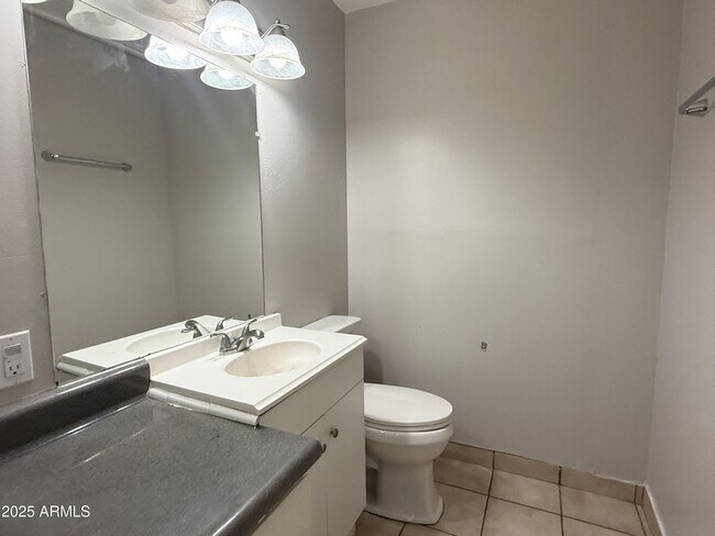 Building Photo - 4719 N 15th Ave