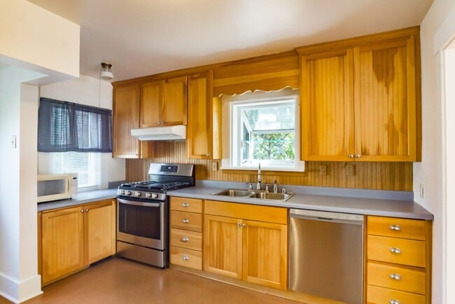 Building Photo - 2Bd/1Ba Seattle House