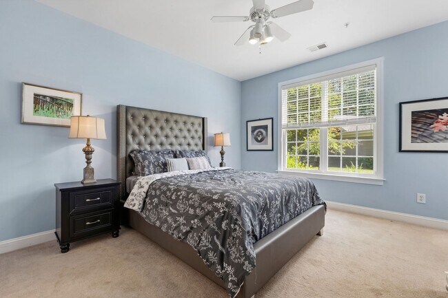 Building Photo - Fully Furnished  | Utilities Included | Flexible Lease Terms