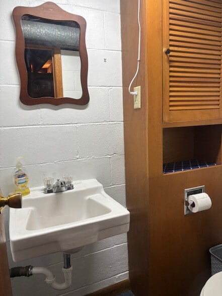 And sink - 1001 Sunset Ave