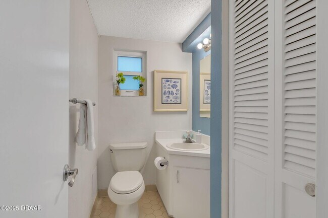 Building Photo - 1404 N Atlantic Ave