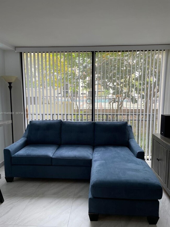 Building Photo - 16919 N Bay Rd