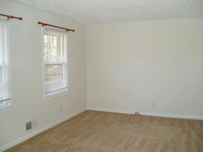 Building Photo - 506 Jefferson Dr