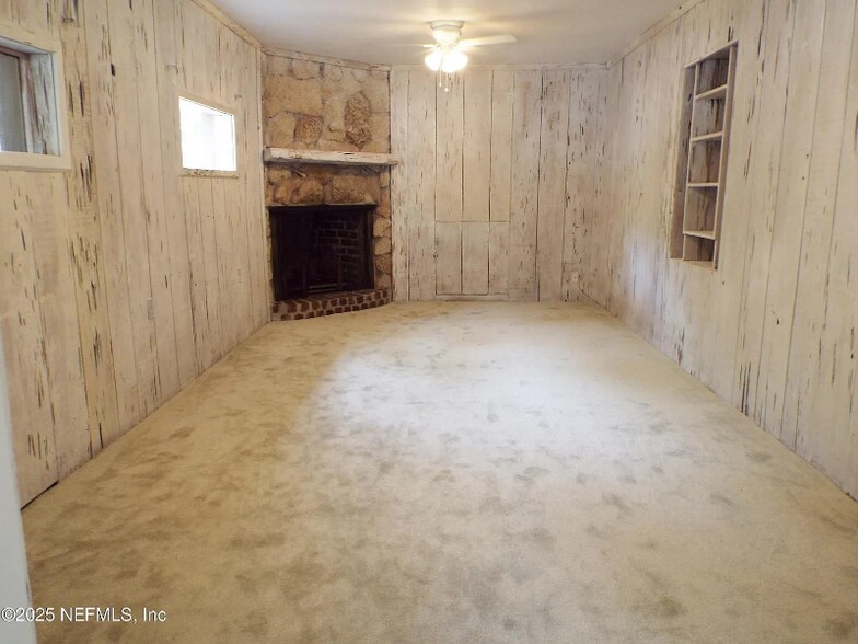 Building Photo - 122 Husson Ave