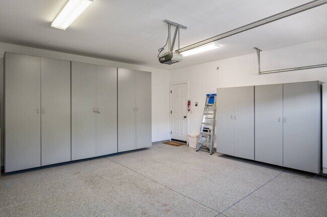 Building Photo - 7211 Eads Ave