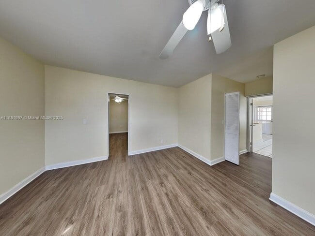 Building Photo - 3211 SW 64th Terrace
