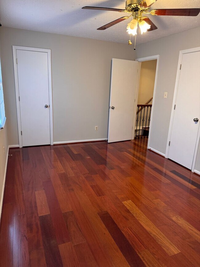 Building Photo - 3 Bedroom || 2.5 Bathroom - Townhome