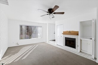 Building Photo - Escondido 2 bed 2.5 bath condo for lease