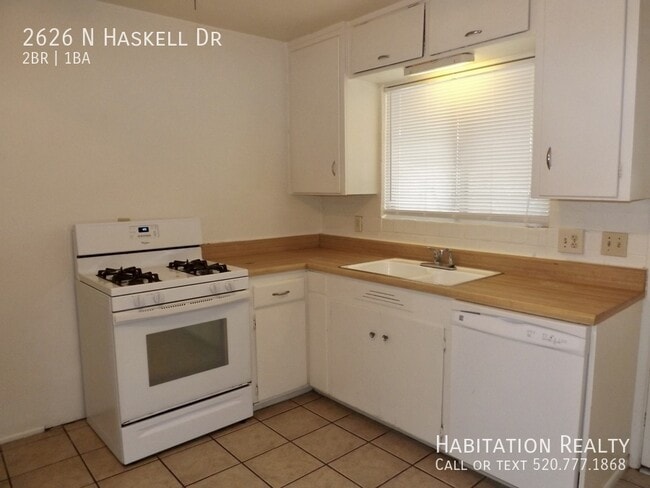 Building Photo - 2626 N Haskell Dr