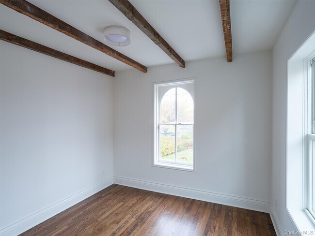 Building Photo - 702-704-704 Columbia St