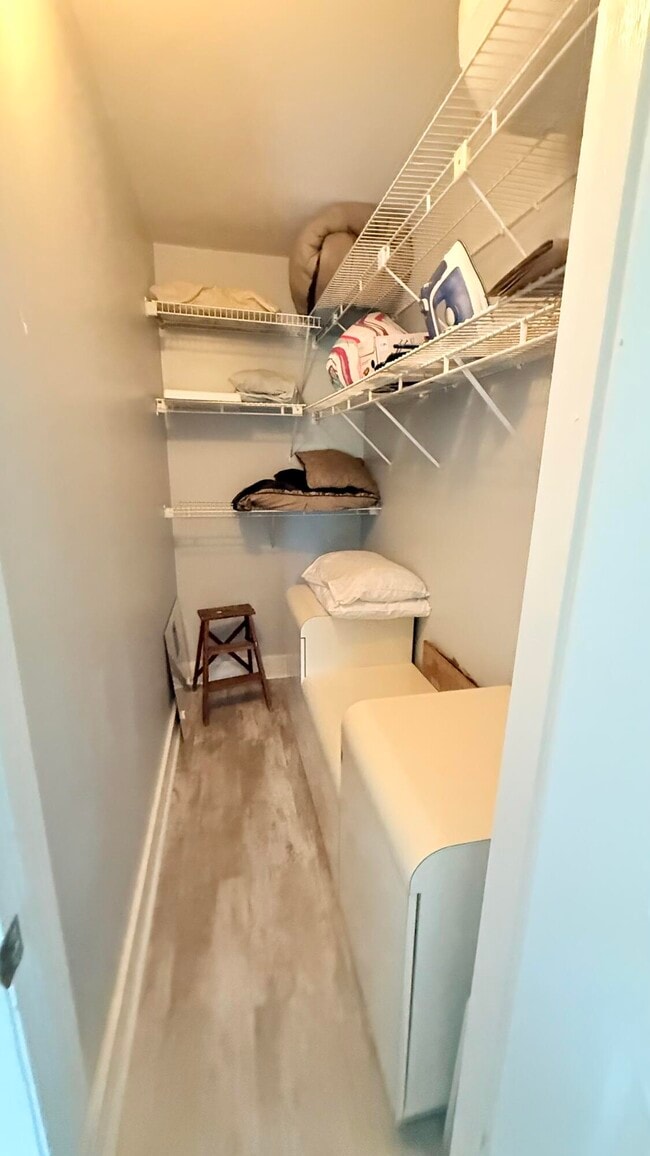 Building Photo - 21 Markham A