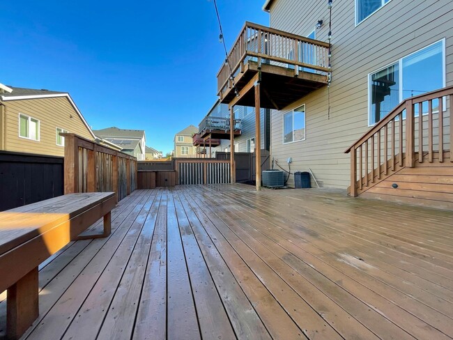Building Photo - 16985 NW Madrone St