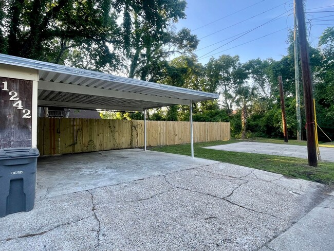 Building Photo - Beautiful 3 Bedroom 3 Bathroom Townhome for Rent