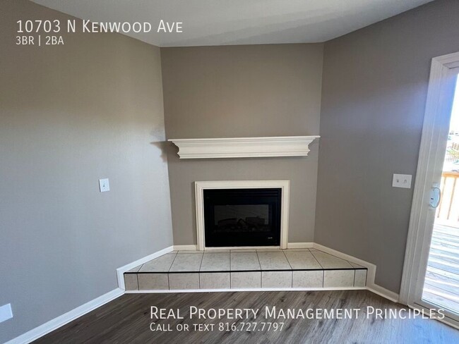 Building Photo - *MOVE-IN SPECIAL* Completely Remodeled, Sp...