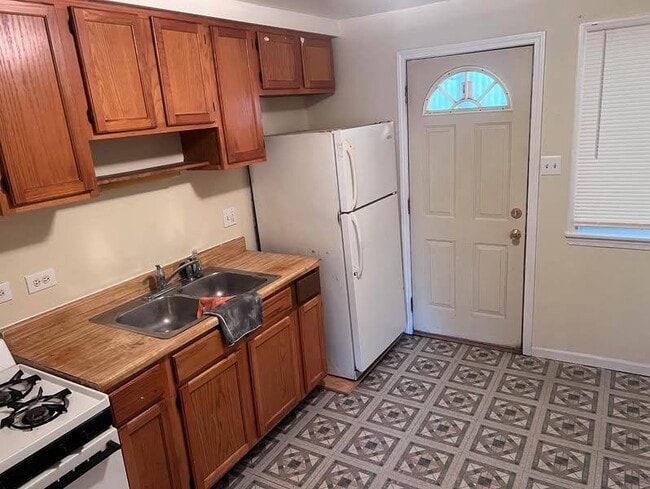 Building Photo - 3133 48th Ct