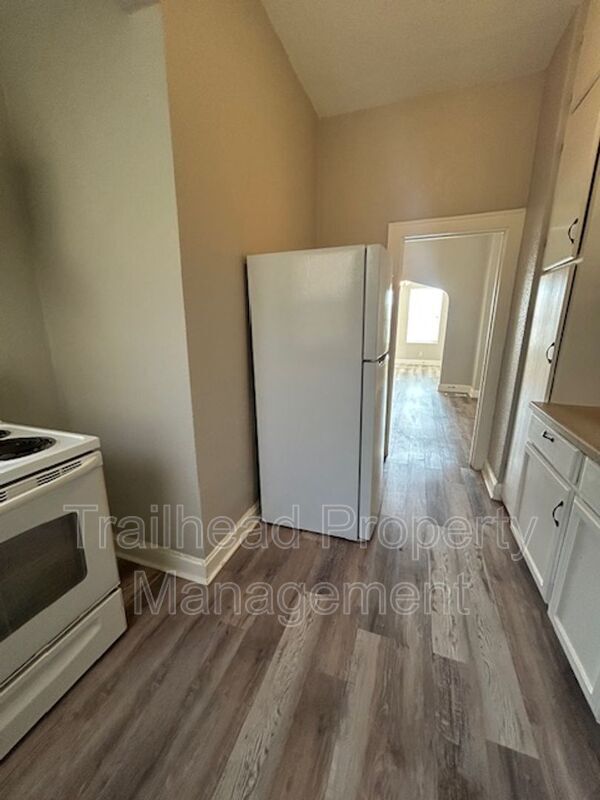 Building Photo - 616 N 10th St