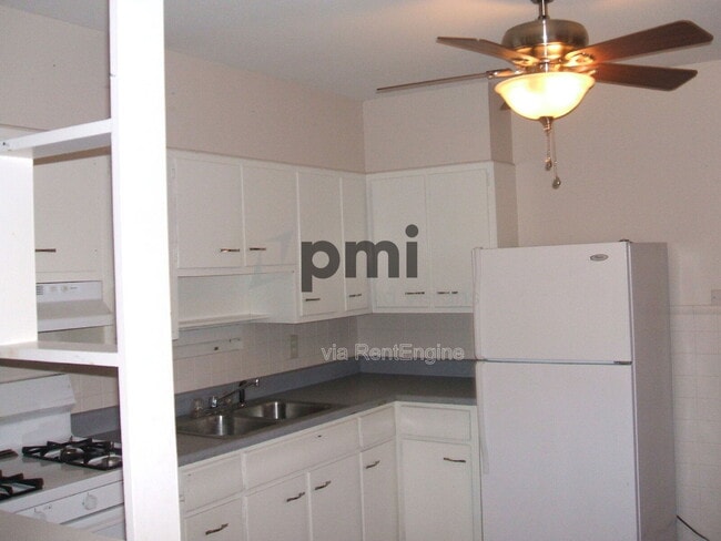 Building Photo - 31 Sickles Dr