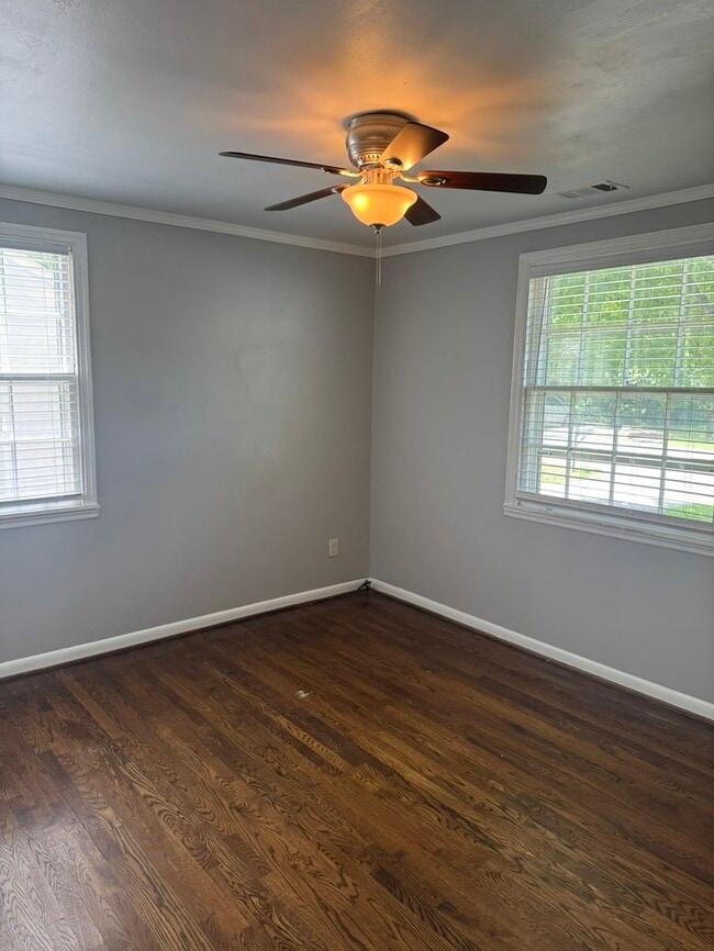 Building Photo - 600 Delray Dr