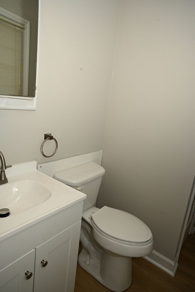 Building Photo - North Mebane