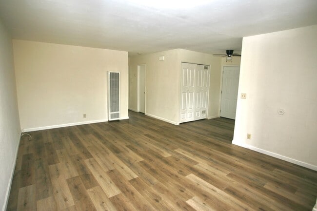 Building Photo - 1392 Helix St