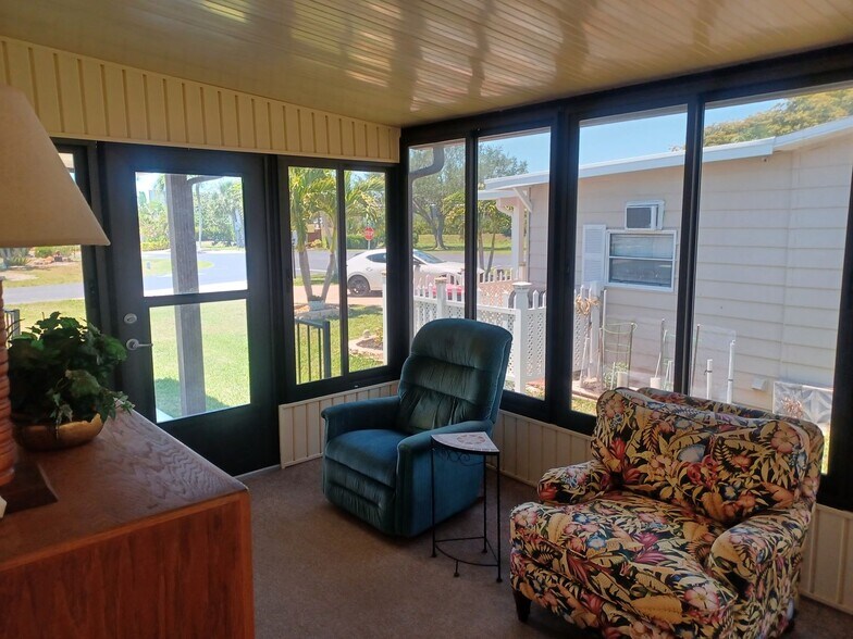 Building Photo - 55 + Community Turn Key 2 Bedroom / 2 Bathroom Home in a Private Gated Community Furnisher Negoti...