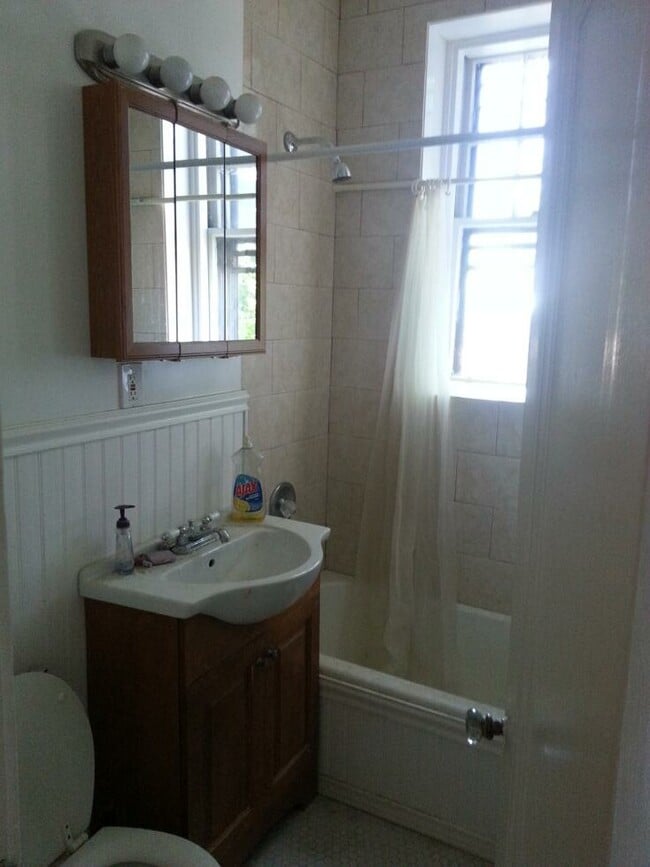 Building Photo - 2001 Commonwealth Ave