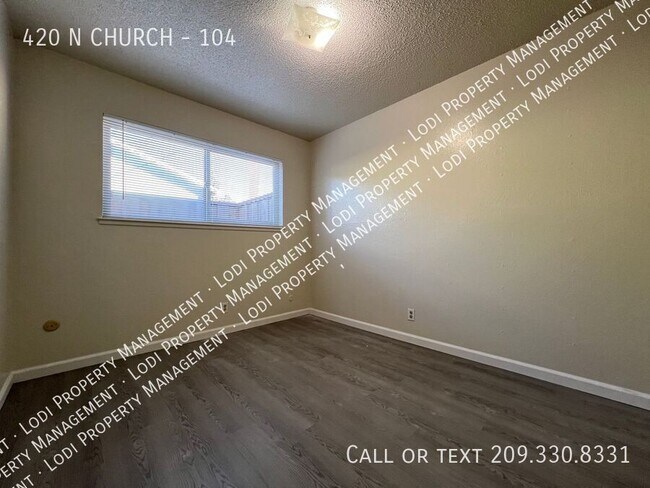 Building Photo - 420 N Church St