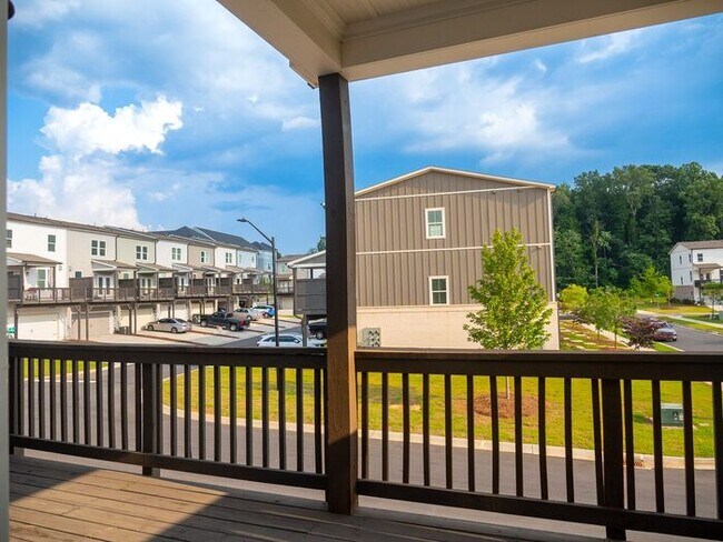 Building Photo - 625 Tiller Wy
