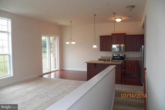 Building Photo - 782 Fawn Ln